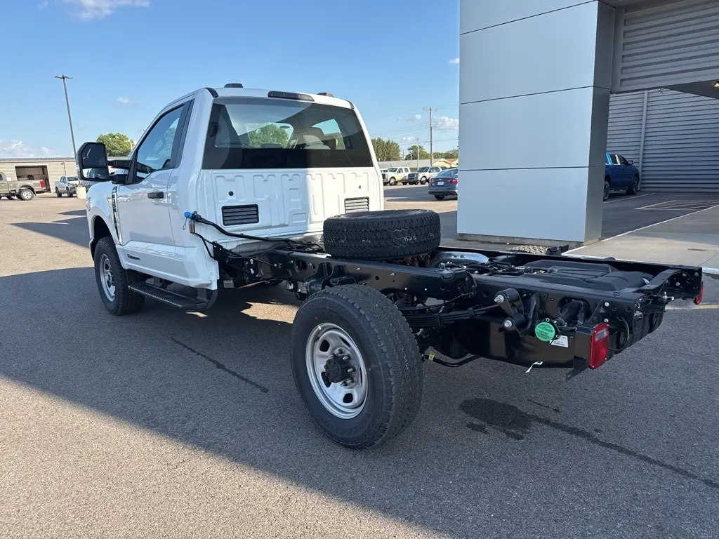 2026 Ford F-350 photo 7