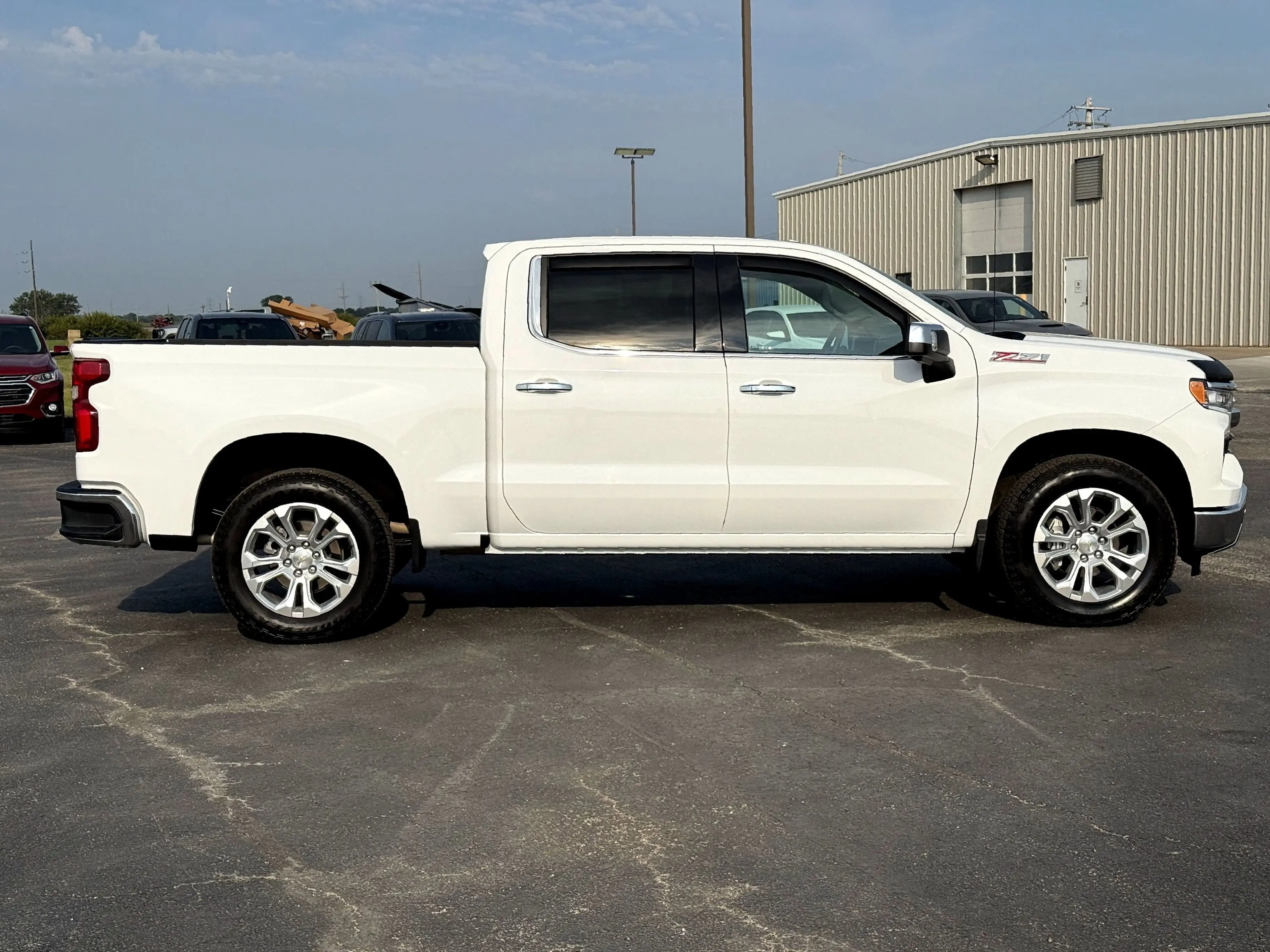 2023 Chevrolet Silverado 1500 LTZ photo 2