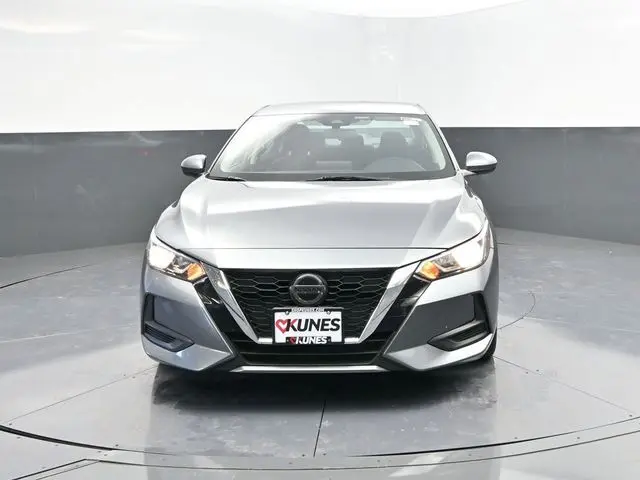 2021 Nissan Sentra SV photo 2