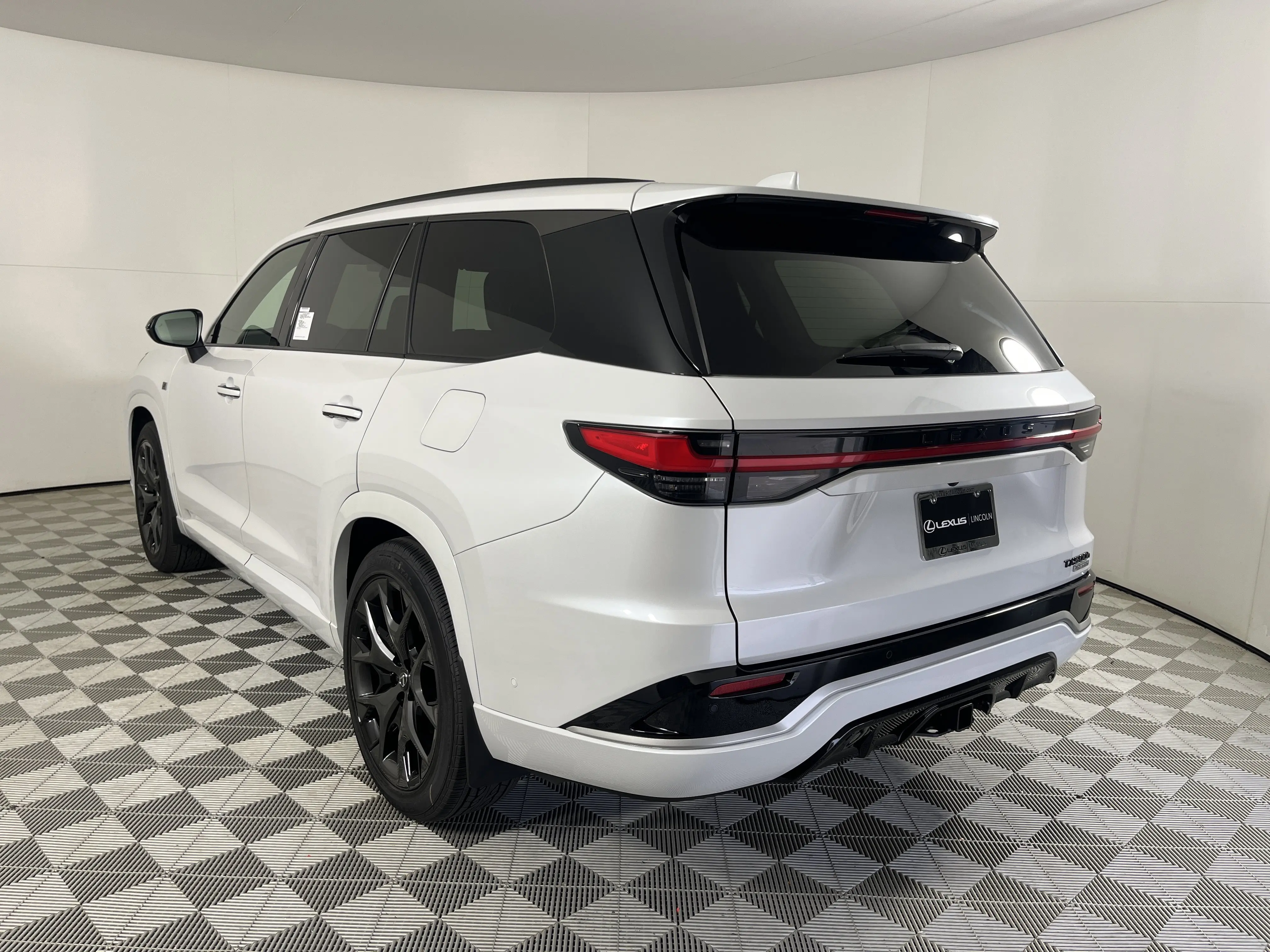2025 Lexus TX 500h F SPORT Performance Premium photo 10