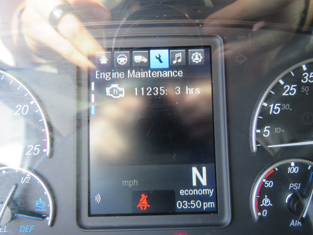 2022 Freightliner Cascadia - image 22