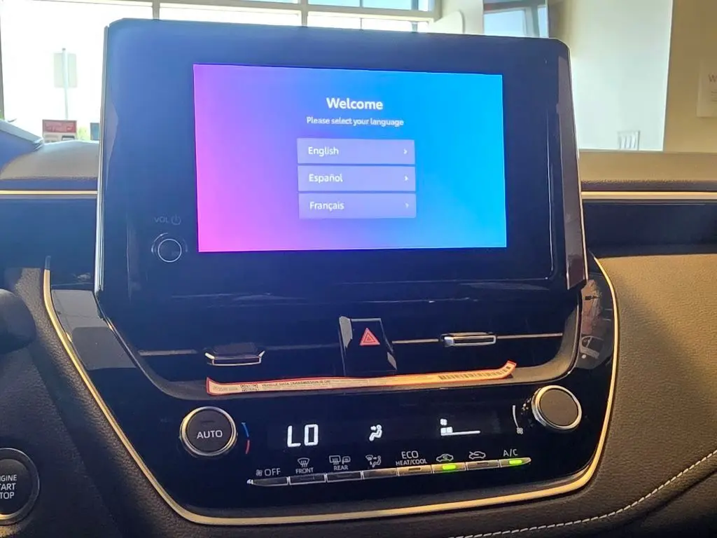 2025 Toyota Corolla SE photo 24