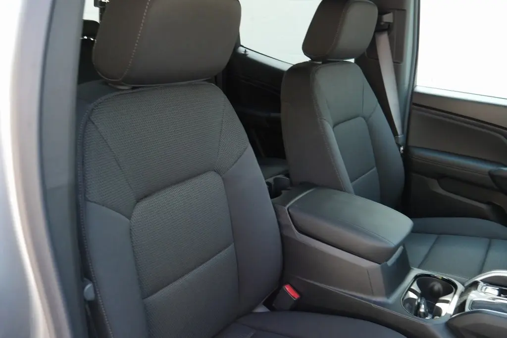 2026 Chevrolet Colorado LT photo 18