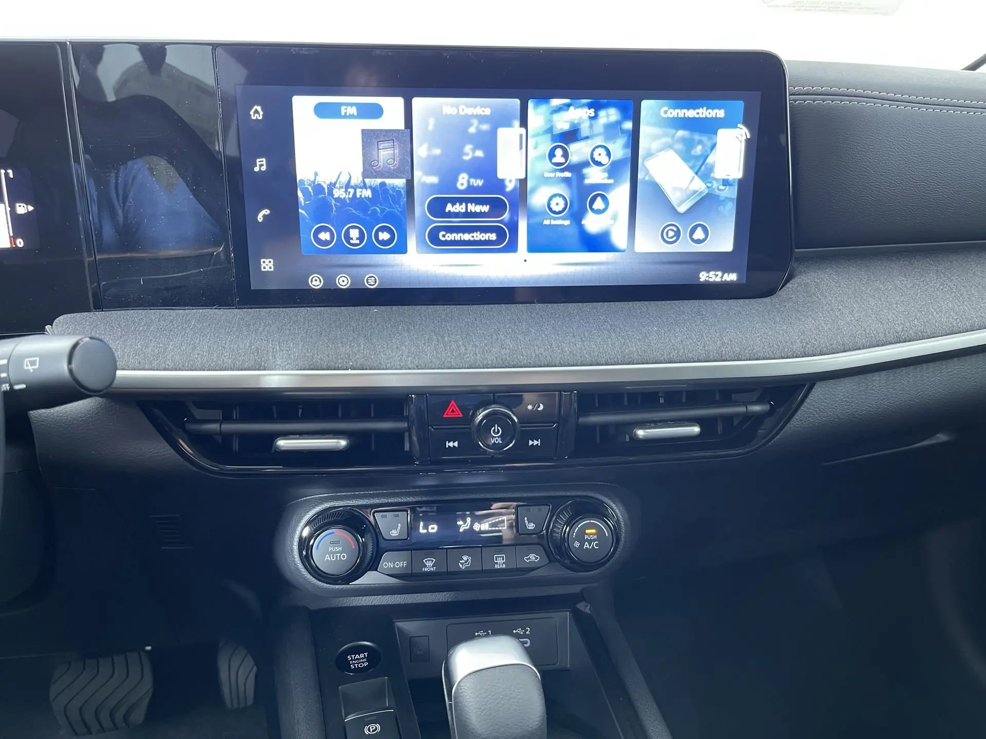 2026 Nissan Kicks SV photo 15