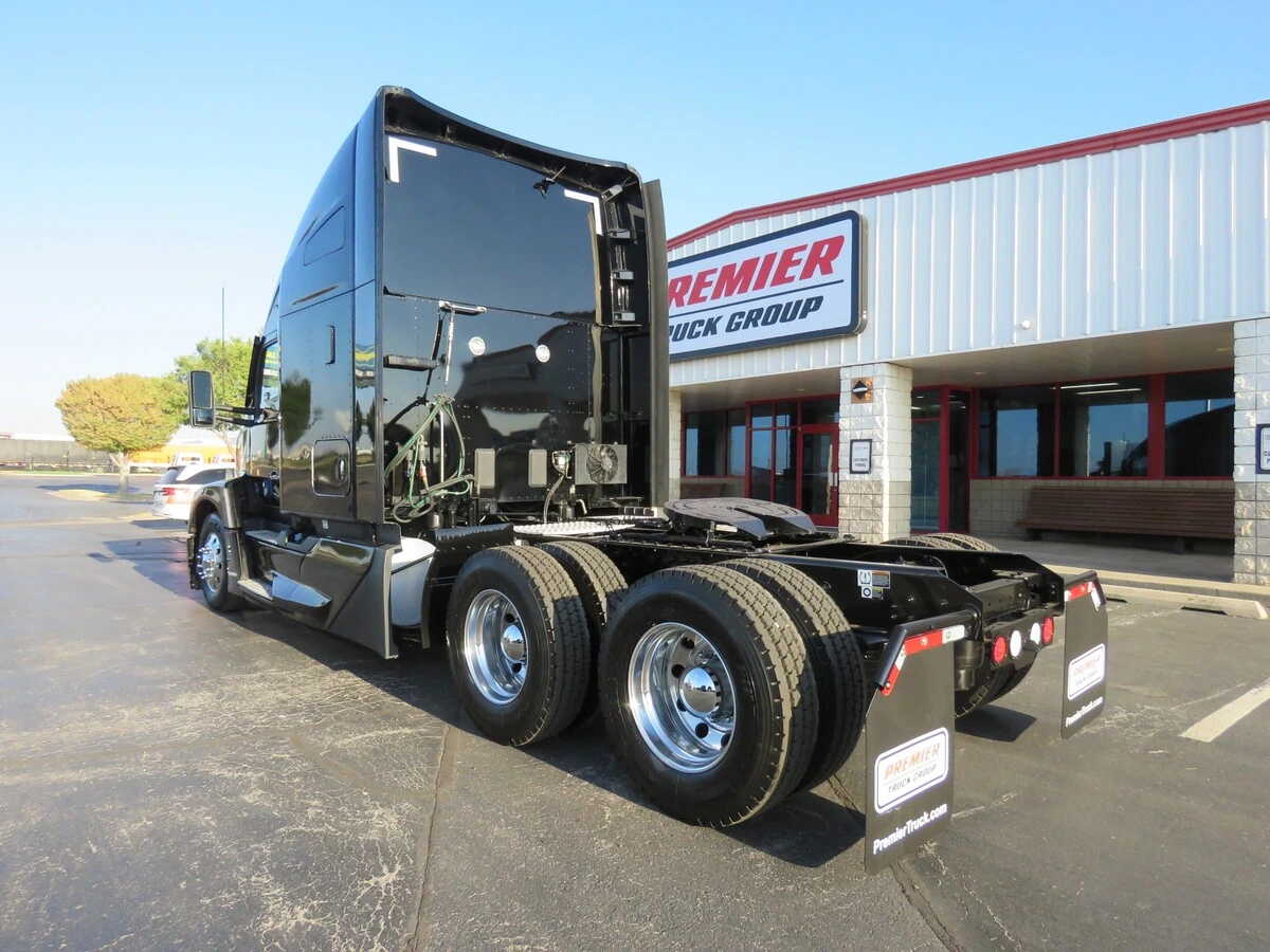 2023 Kenworth T680 — photo 3