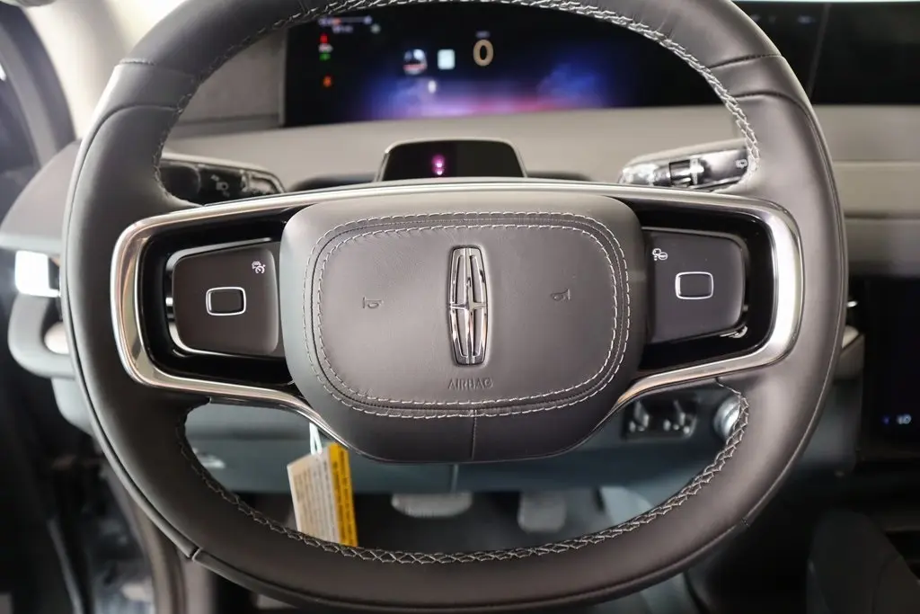 2025 Lincoln Navigator Reserve photo 3
