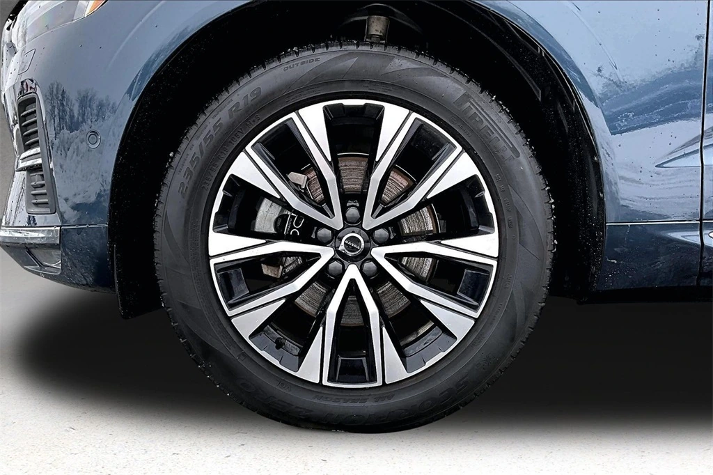 2023 Volvo - image 33