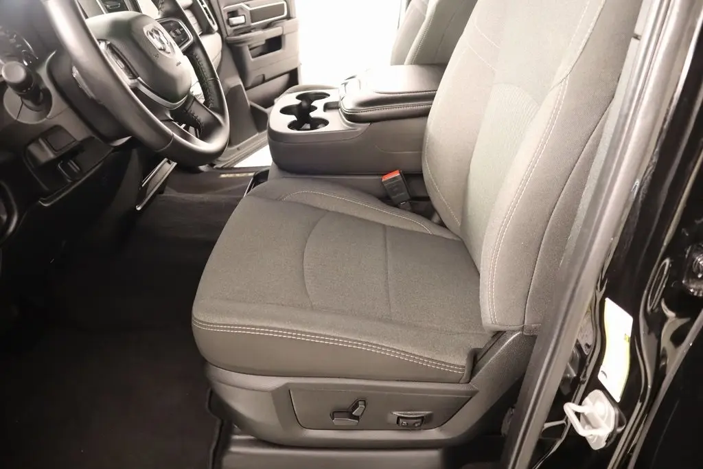 2024 Ram 2500 Big Horn photo 11
