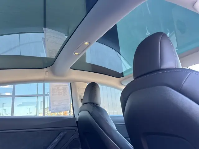 2018 Tesla Model 3 Long Range photo 14