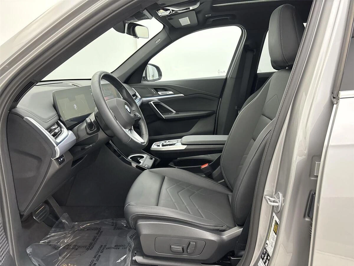 2025 BMW X1 28i - Photo 25