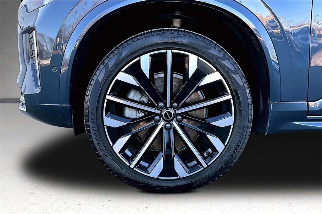 2026 Volvo - image 35