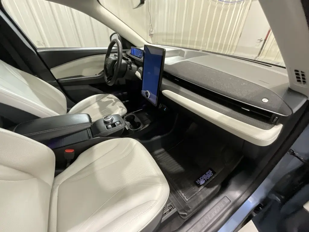 2024 Ford Mustang Mach-E Premium photo 14