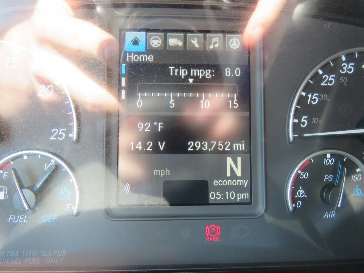 2023 Freightliner Cascadia - image 21