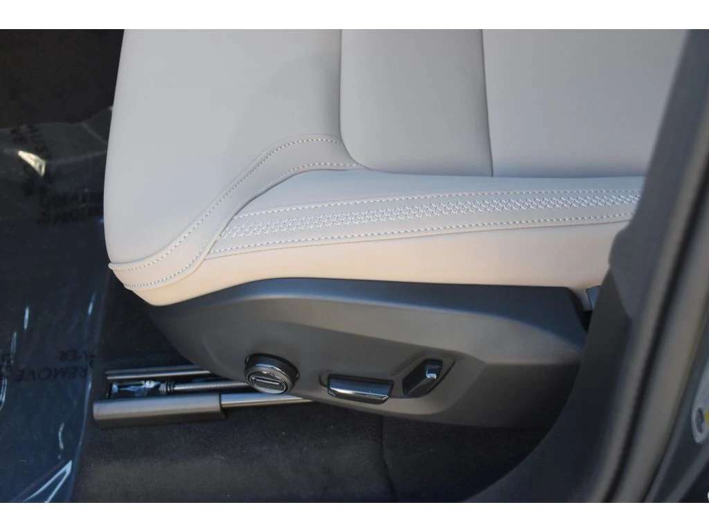 2026 Volvo - image 34