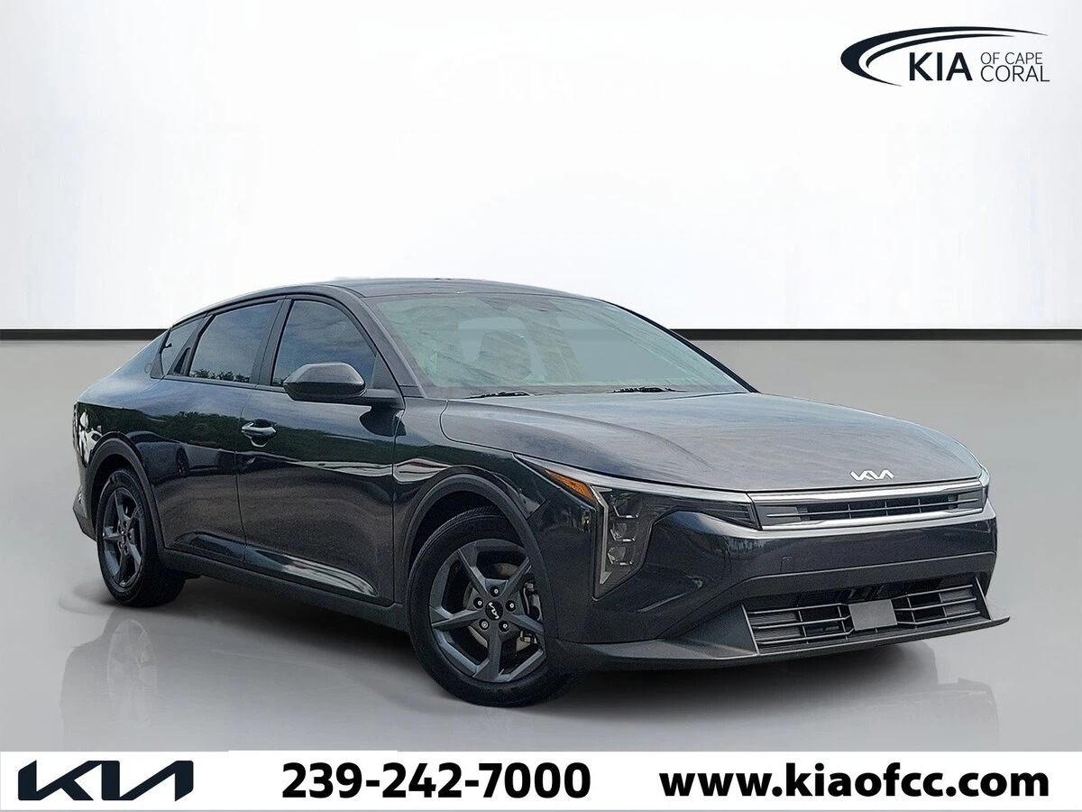 2025 Kia K4 LXS AT's photo