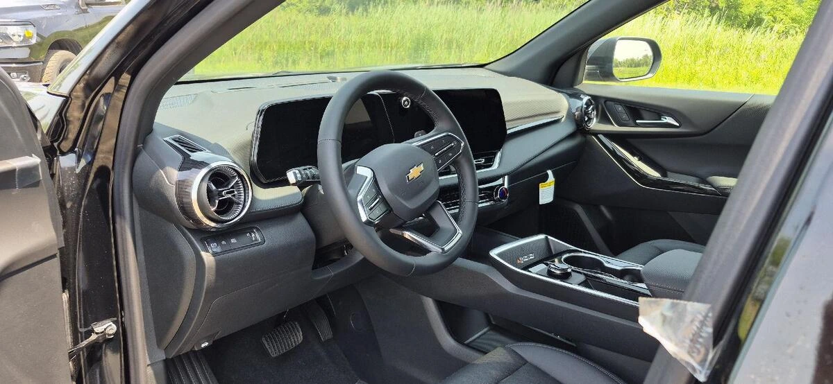 2026 Chevrolet Equinox LT - Photo 12
