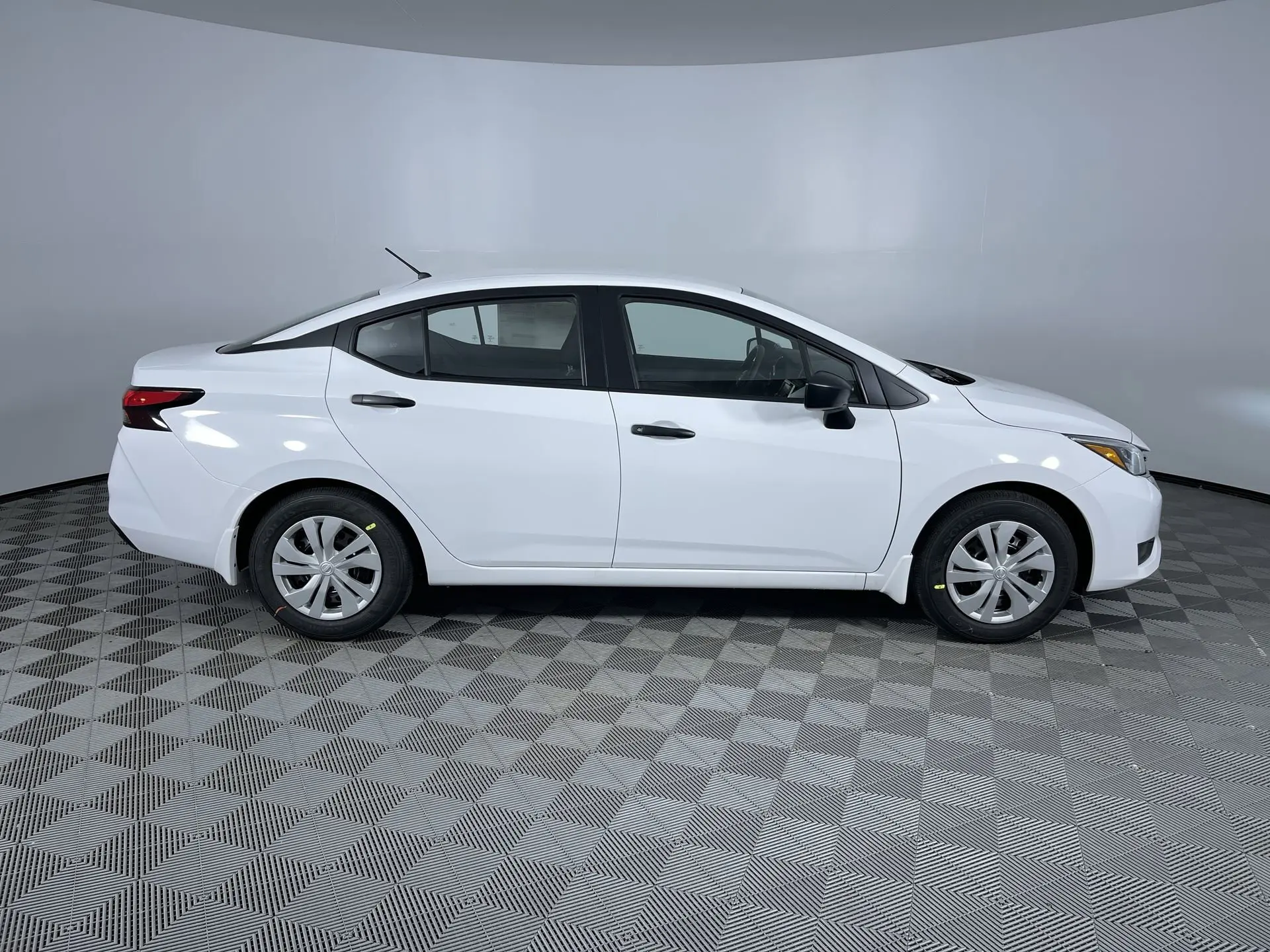 2025 Nissan Versa S photo 10