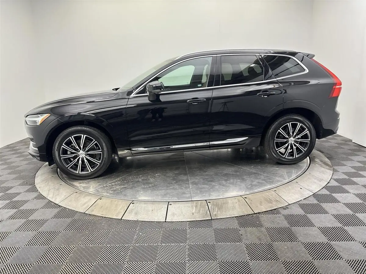 2021 Volvo XC60 Inscription photo 3