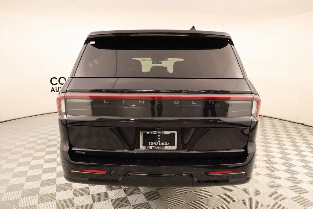 2025 Lincoln Navigator L Reserve photo 21