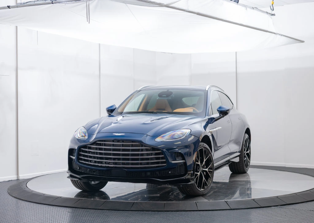 2026 Aston Martin DBX