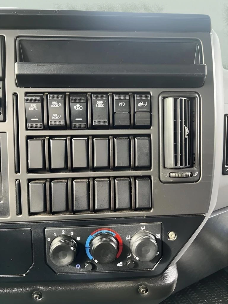 2023 Mack - image 30