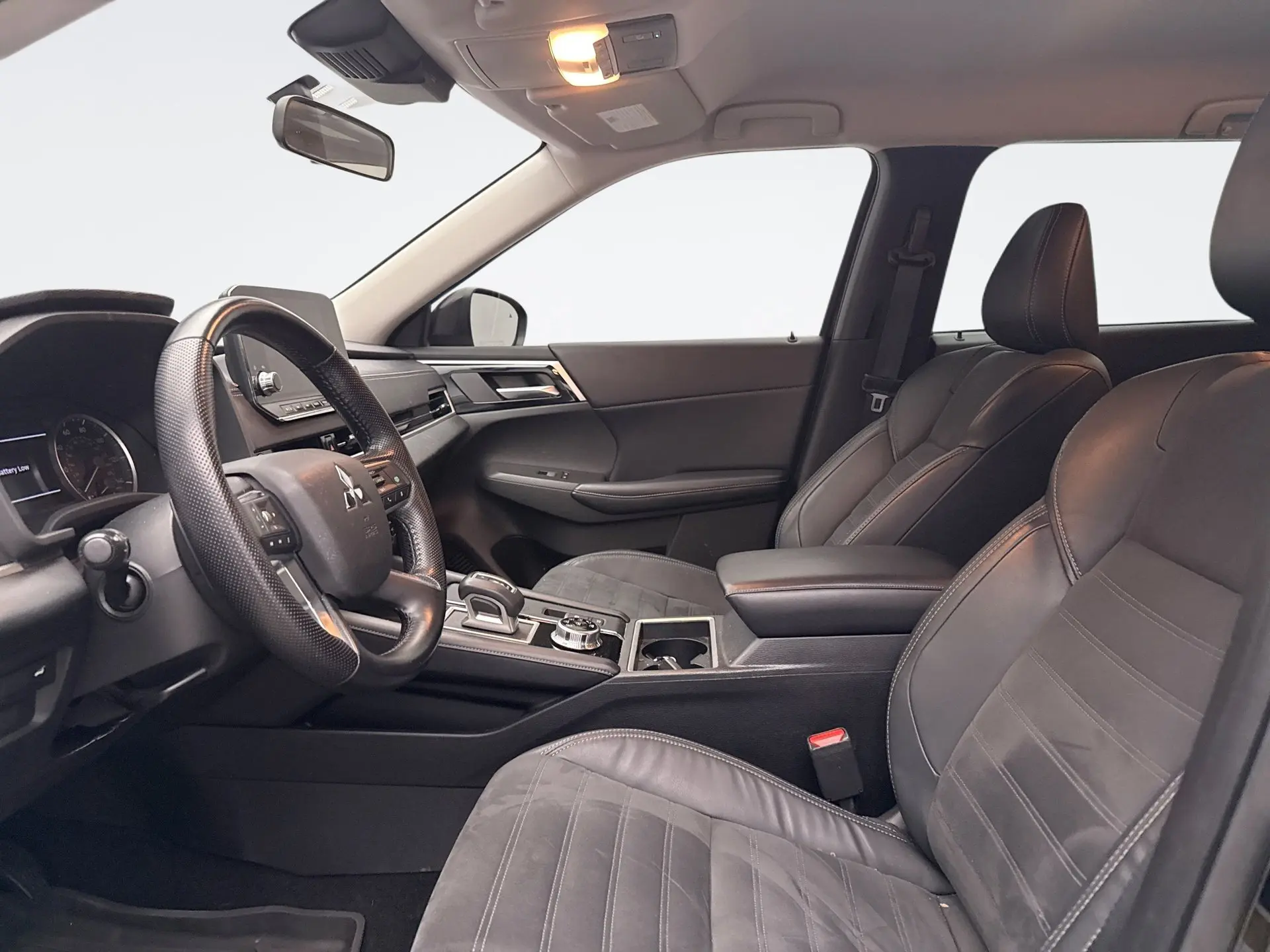 2022 Mitsubishi Outlander SE photo 9