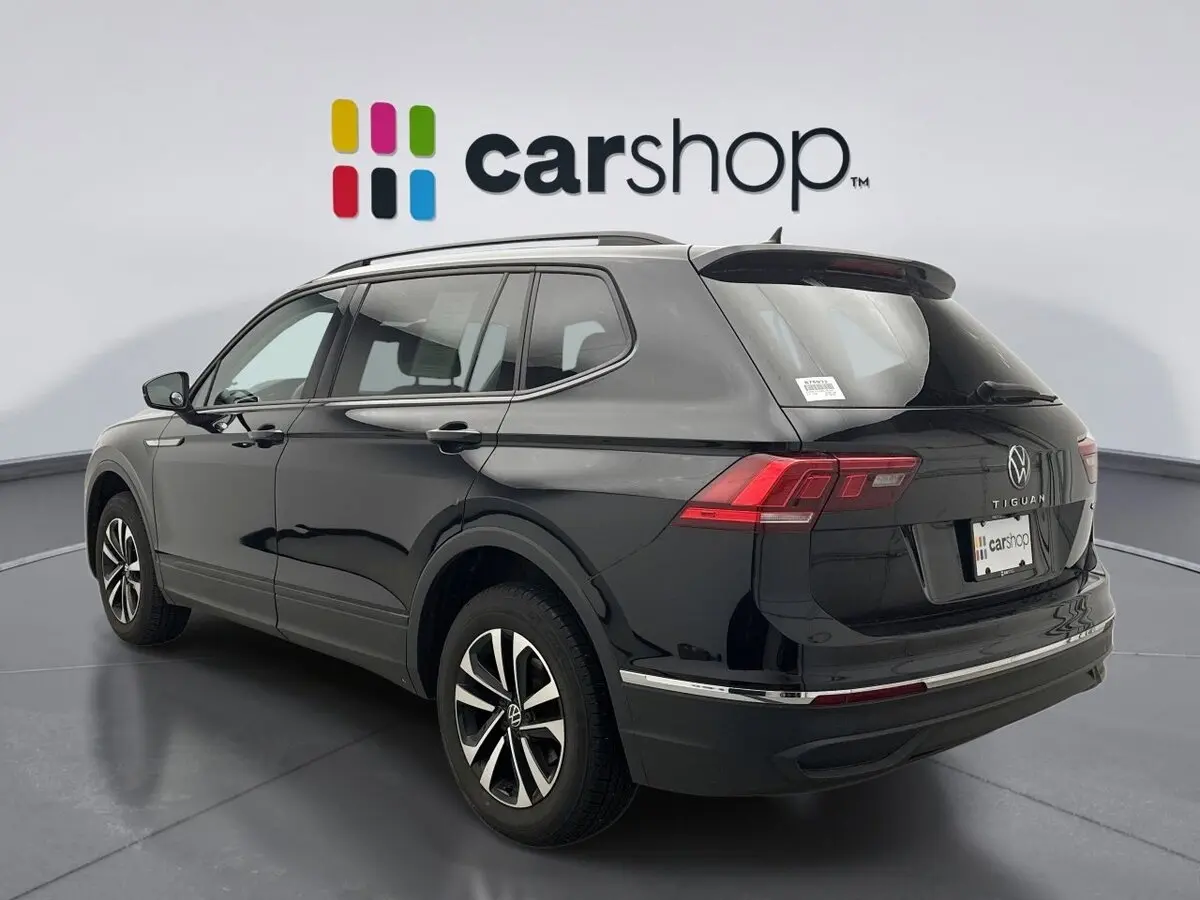 2022 Volkswagen Tiguan S photo 2