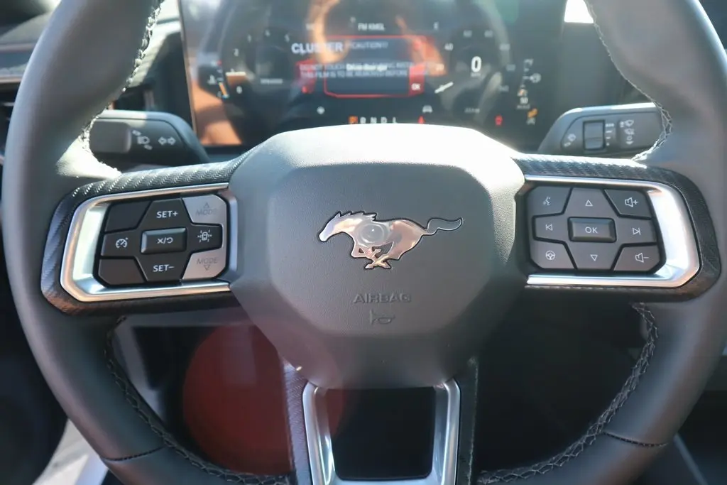 2025 Ford Mustang EcoBoost photo 3
