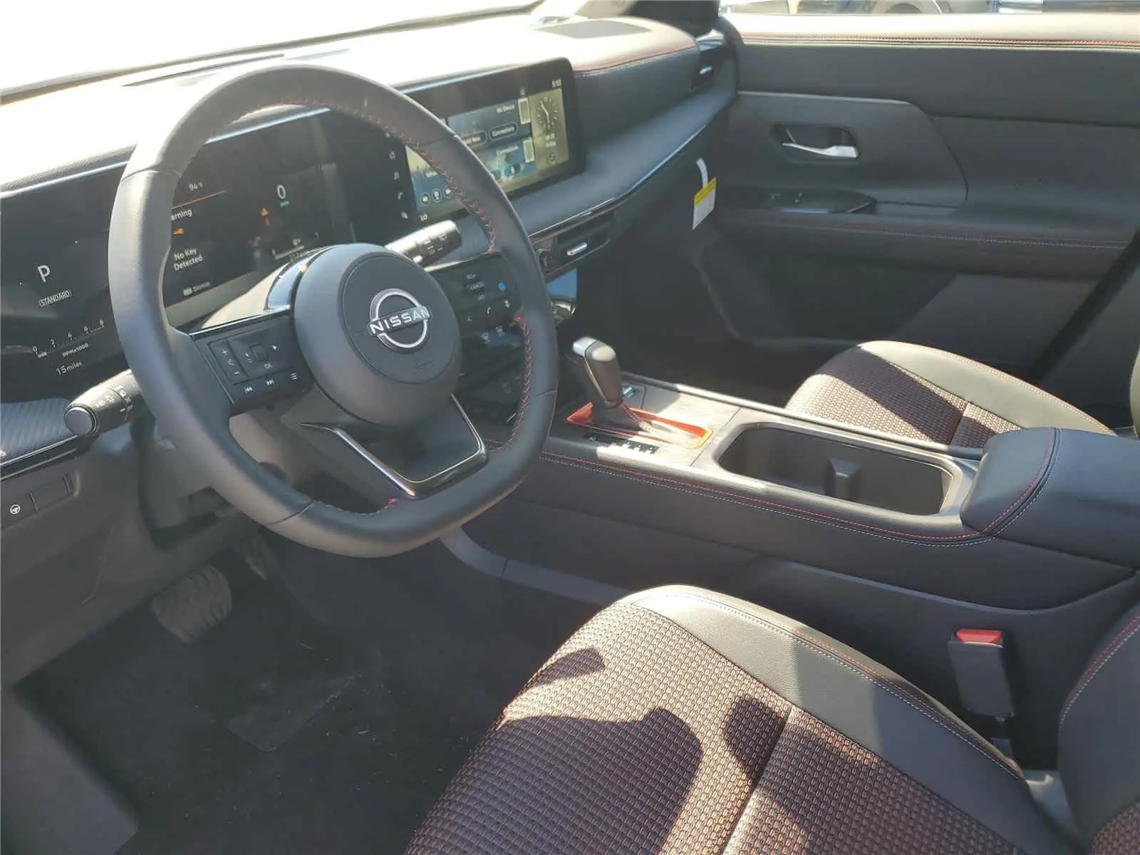 2025 Nissan Kicks SR photo 10