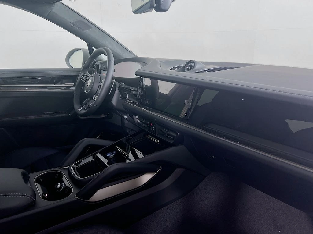 2026 Porsche Cayenne Coupe Turbo E-Hybrid - Photo 31