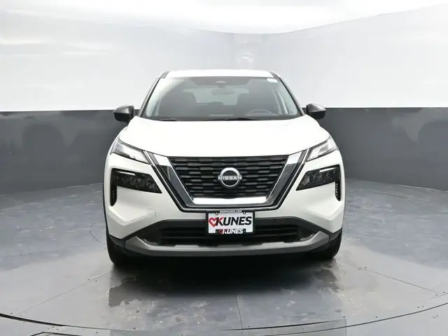 2023 Nissan Rogue S photo 2