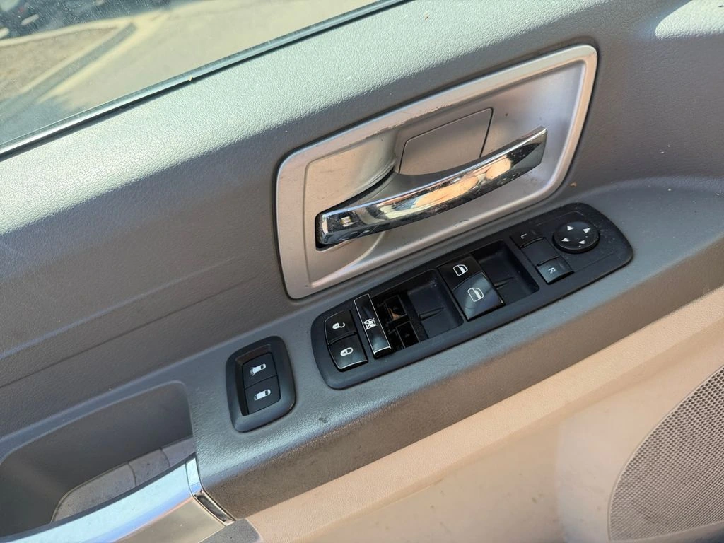 2008 Chrysler Town & Country Touring - Photo 19