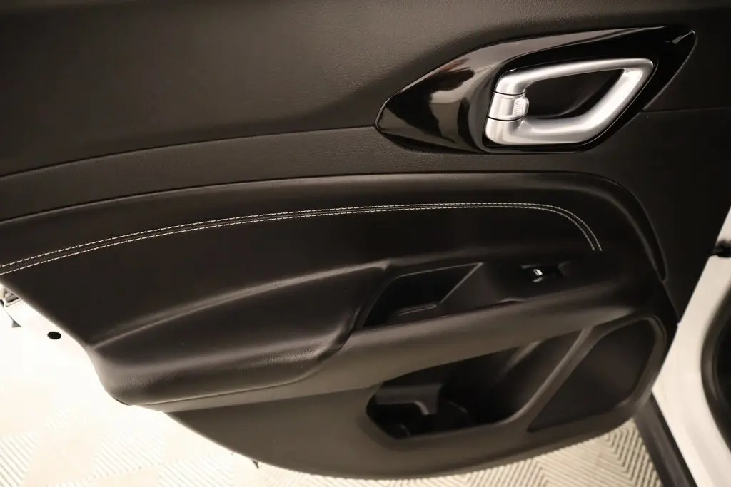 2024 Jeep Compass Latitude photo 14