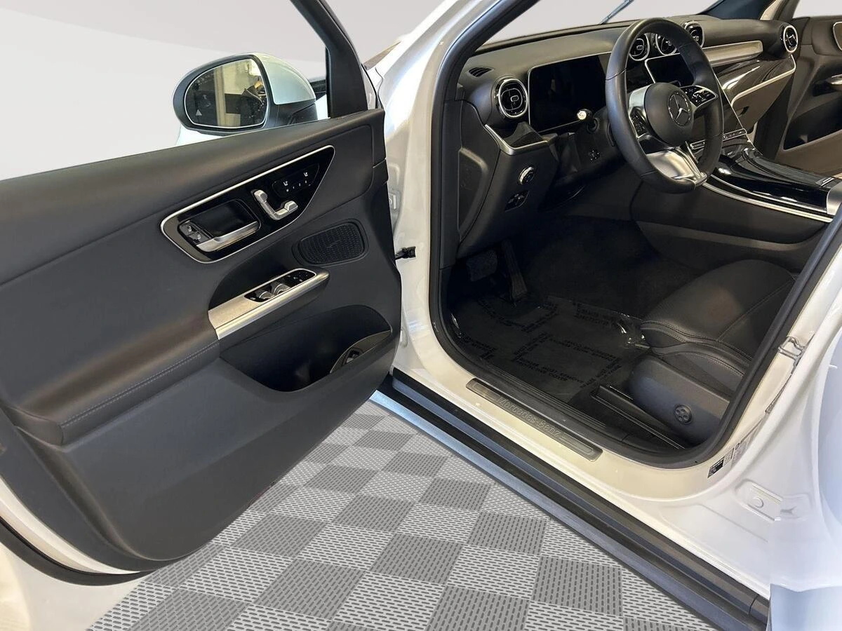2026 Mercedes-Benz GLC 11