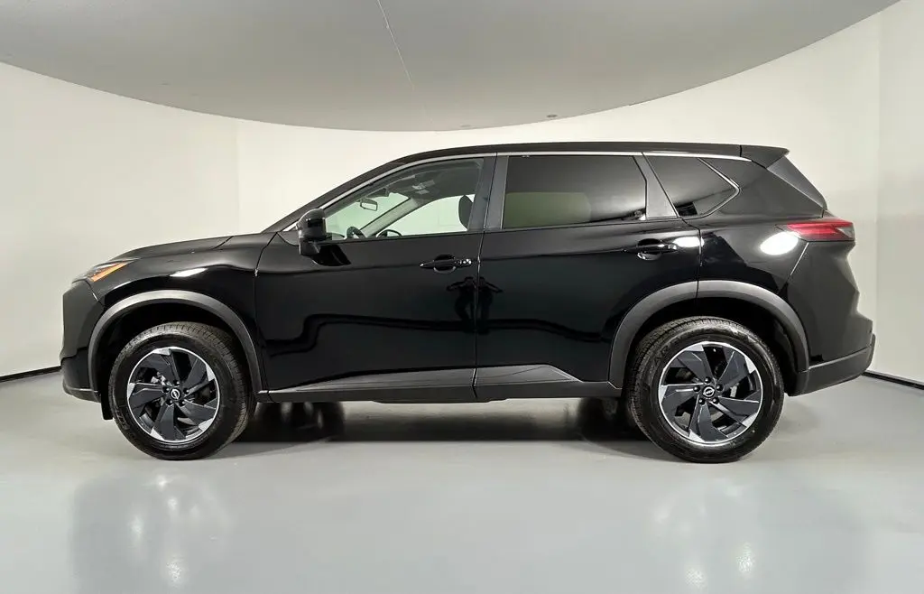 2024 Nissan Rogue SV photo 4