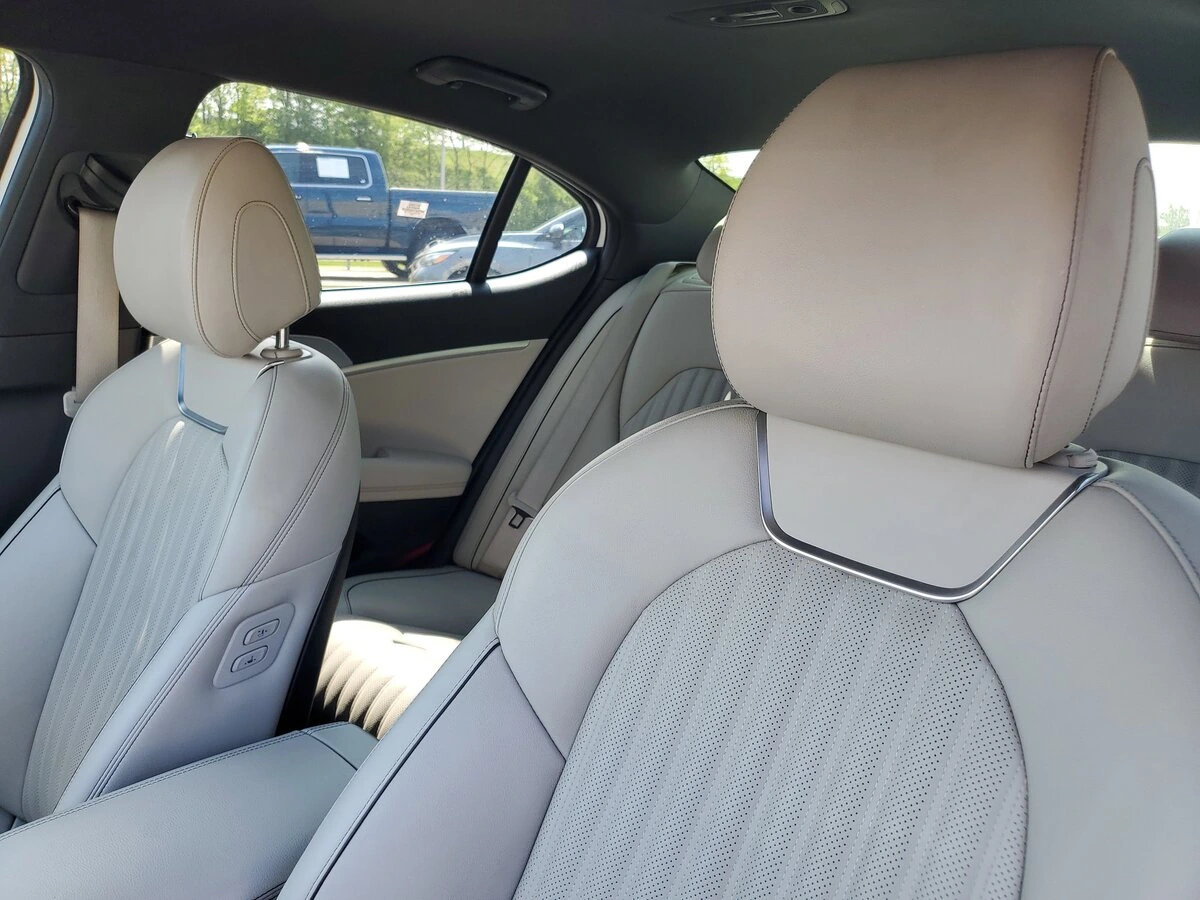 2022 GENESIS G70 Standard - Photo 22