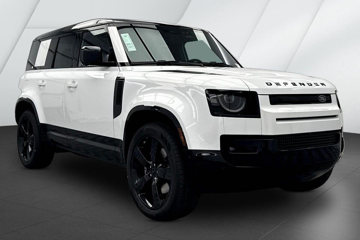 2026 Land Rover Defender V8