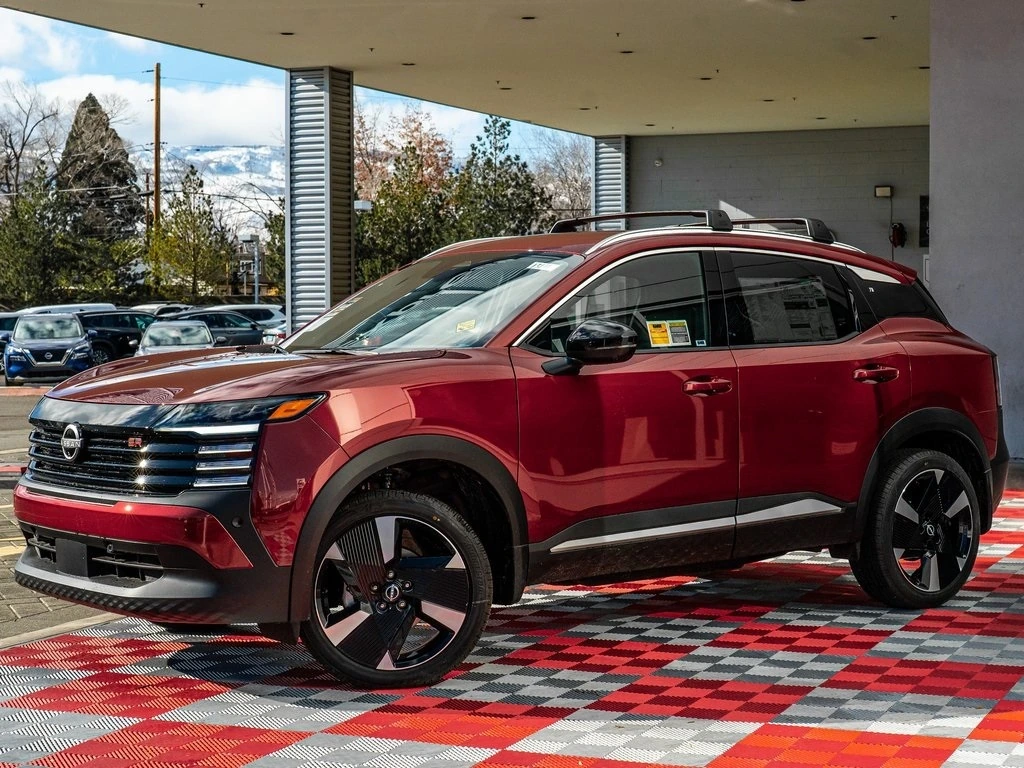 2026 Nissan KICKS SR AWD's photo