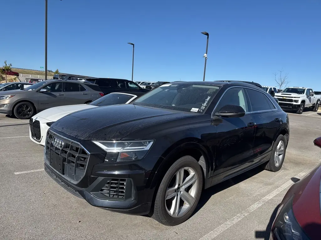 2019 Audi Q8 Premium's photo