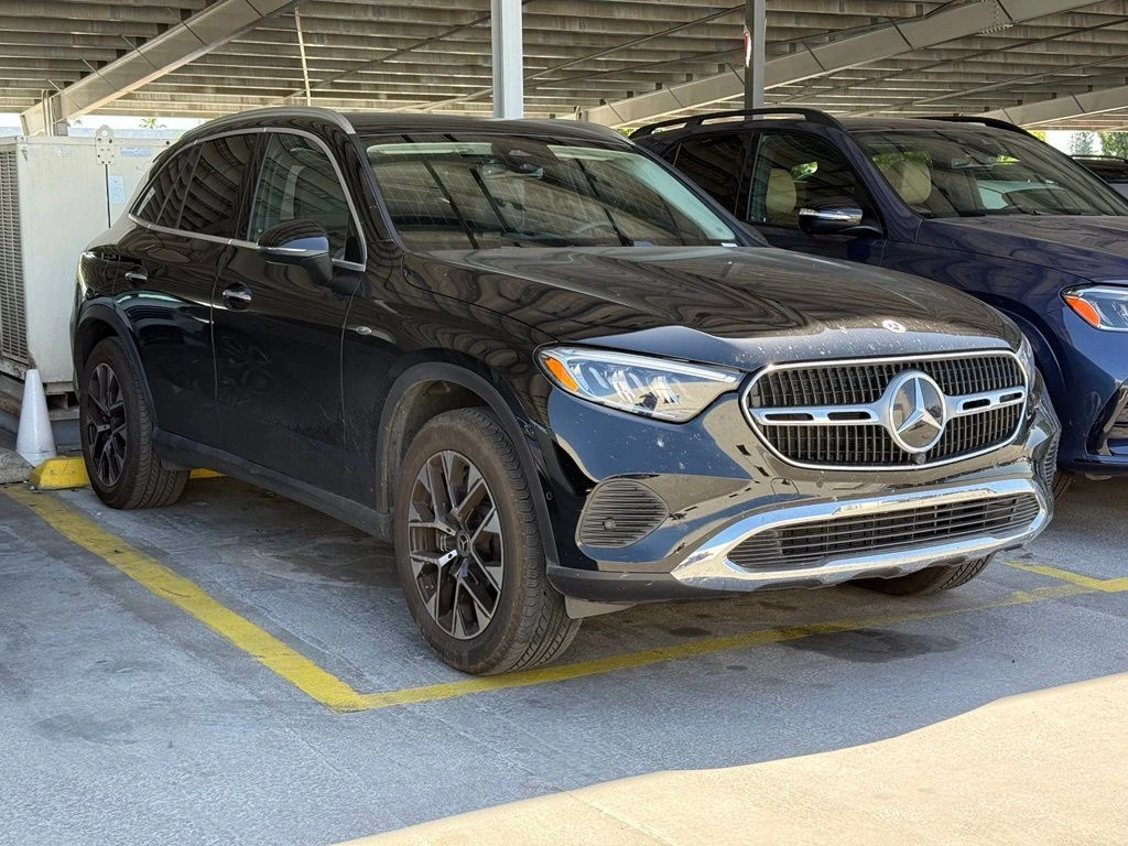 2025 Mercedes-Benz GLC GLC 350e 4MATIC's photo