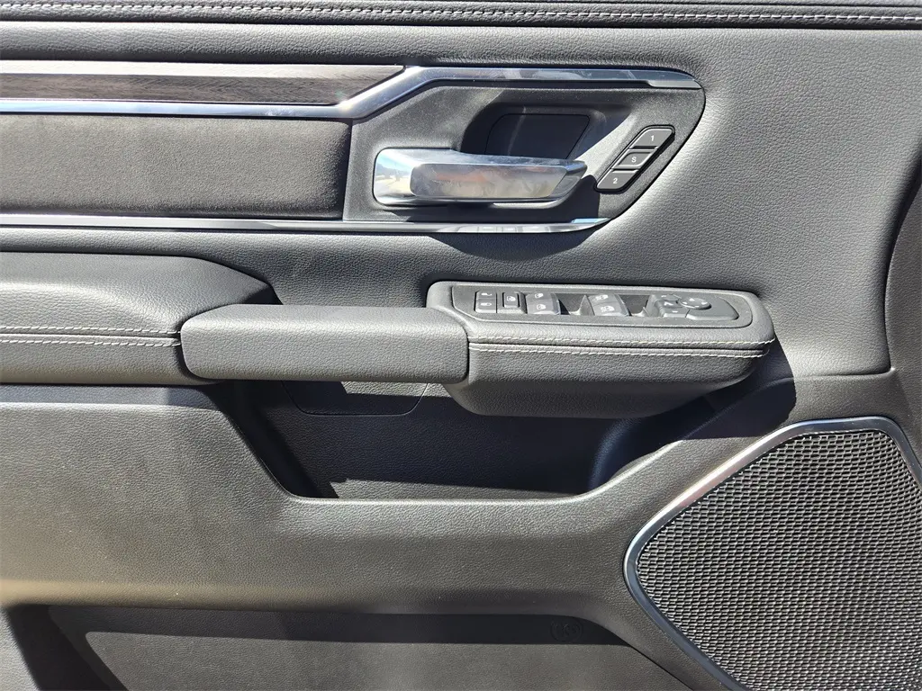 2026 Ram 1500 Laramie photo 18