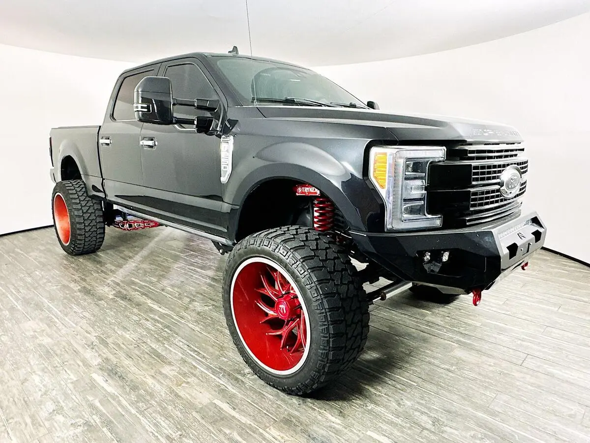 2019 Ford F-250 Super Duty Platinum's photo