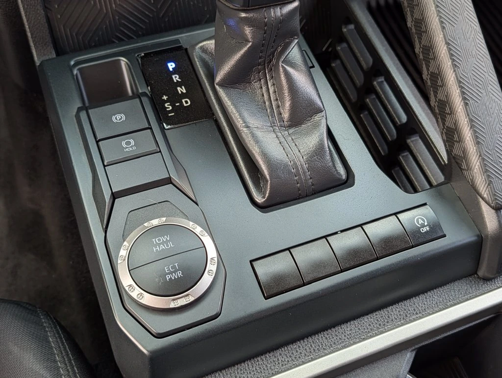 2025 Toyota Tacoma SR5 - Photo 26
