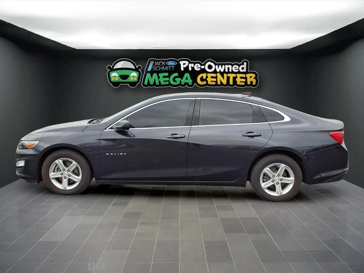 Used 2022 Chevrolet Malibu 1LS with VIN 1G1ZB5ST1NF189549 for sale in Collinsville, IL