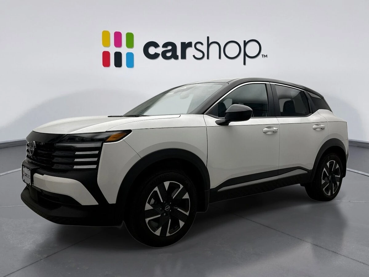 2025 Nissan Kicks SV's photo