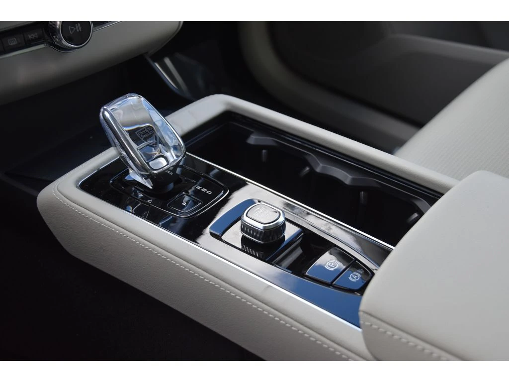 2026 Volvo - image 35