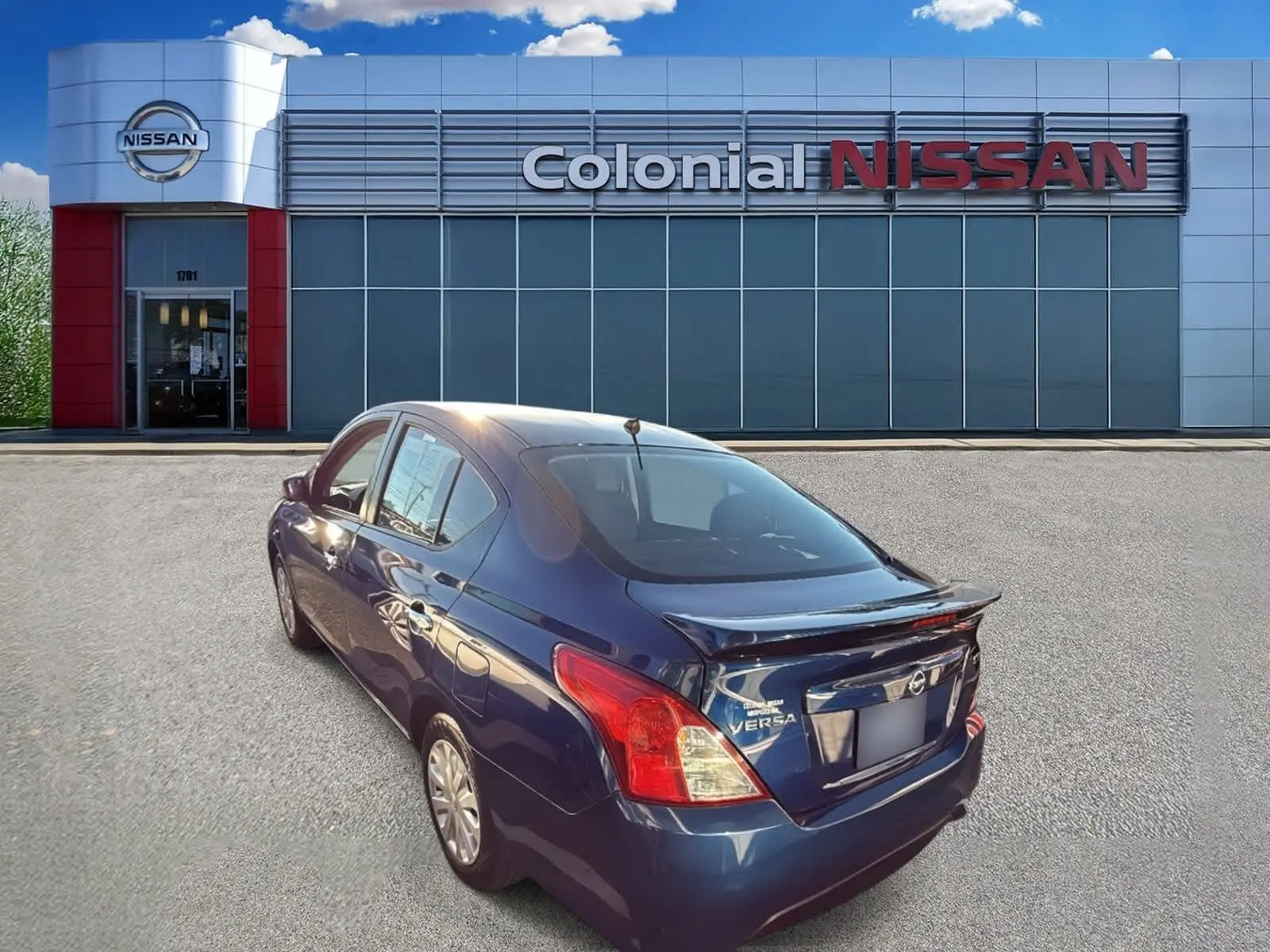 2019 Nissan Versa SV photo 2