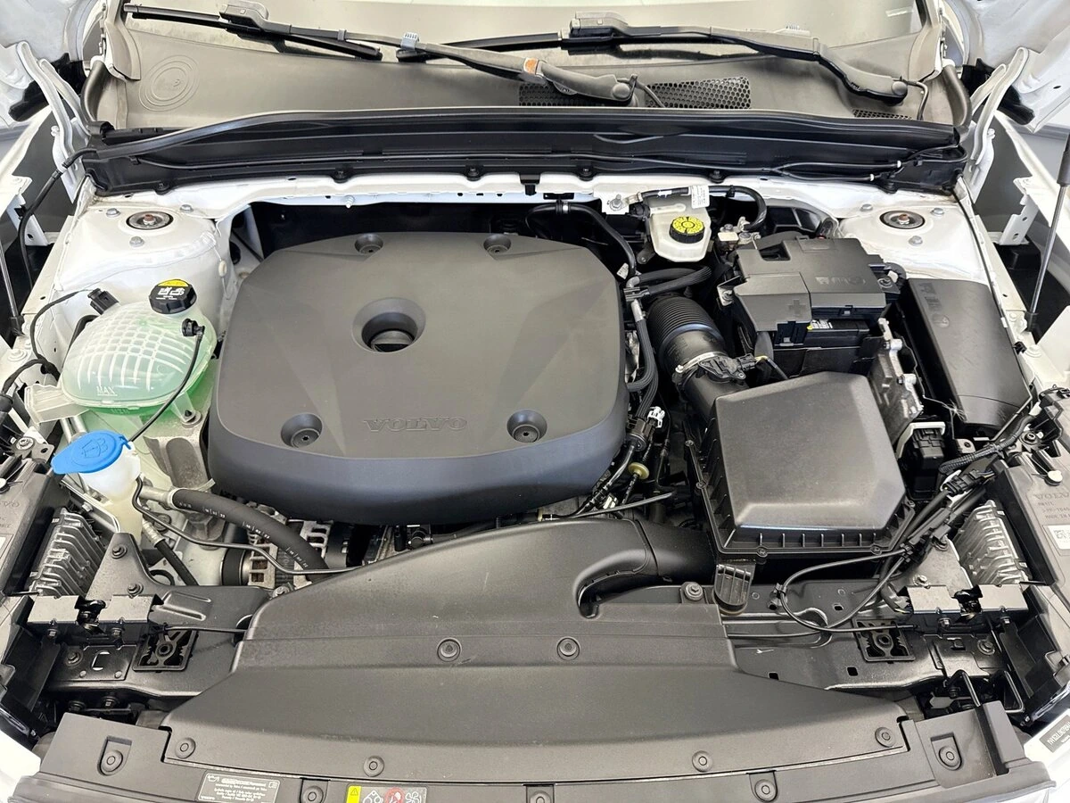 2022 Volvo - image 22