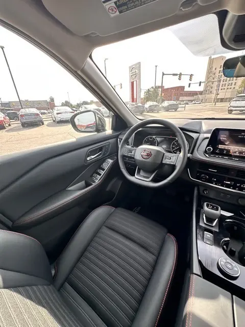 2026 Nissan Rogue SV photo 22