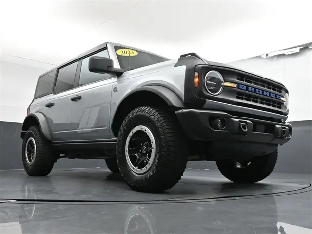 2023 Ford Bronco Black Diamond photo 18